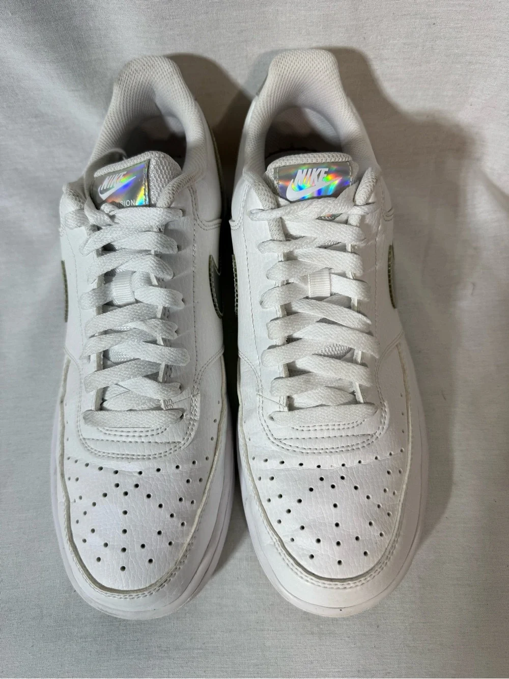 Nike white low